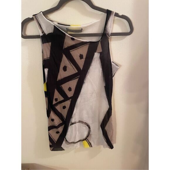 D. Exterior Sleeveless Top - Picture 1 of 4